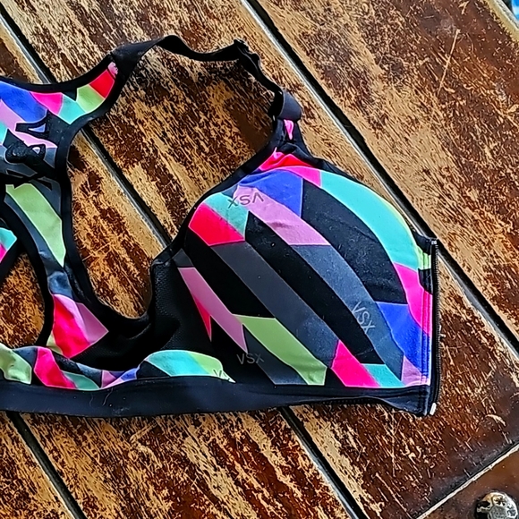 Victoria Secret Sport, Bra's 32 DD - Picture 4 of 13